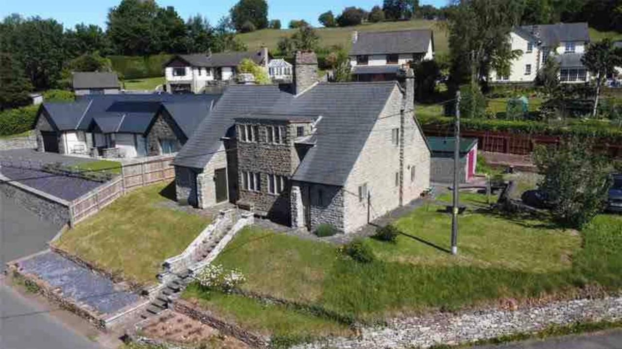 Cosy Arts & Crafts Cottage With Stunning Views Brecon Exterior photo