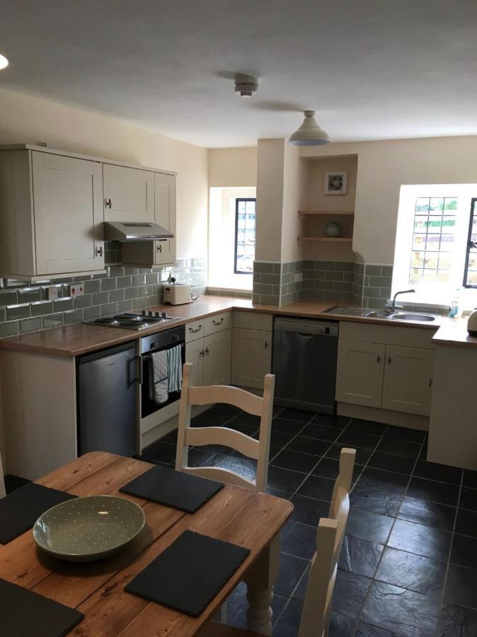 Cosy Arts & Crafts Cottage With Stunning Views Brecon Exterior photo